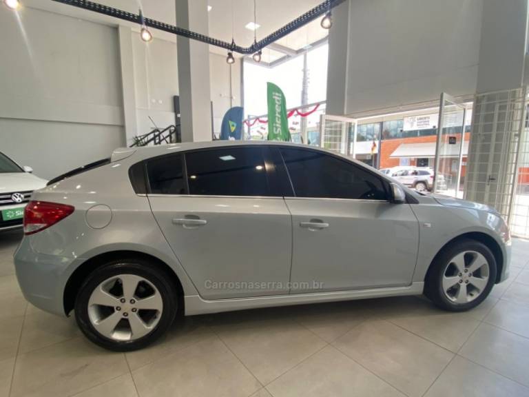 CHEVROLET - CRUZE - 2012/2013 - Prata - R$ 65.900,00